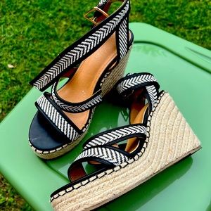 White and black wedges